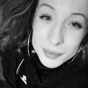 Meet your Posher, Caitlin